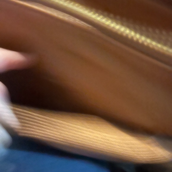 Universal Thread Tan Crossbody Bag with Relaxed Style - Picture 2 of 4